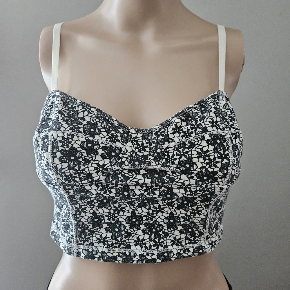 Aritzia Talula black cream crop top
